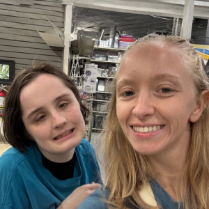 Saar (left) and Corina (right) take a selfie.